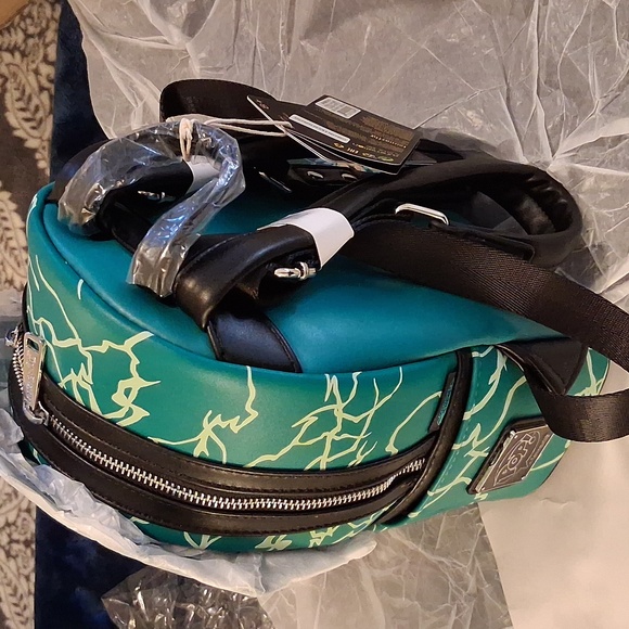 Loungefly Deku My Hero Academia Bag (Glows in the dark) - Picture 3 of 5